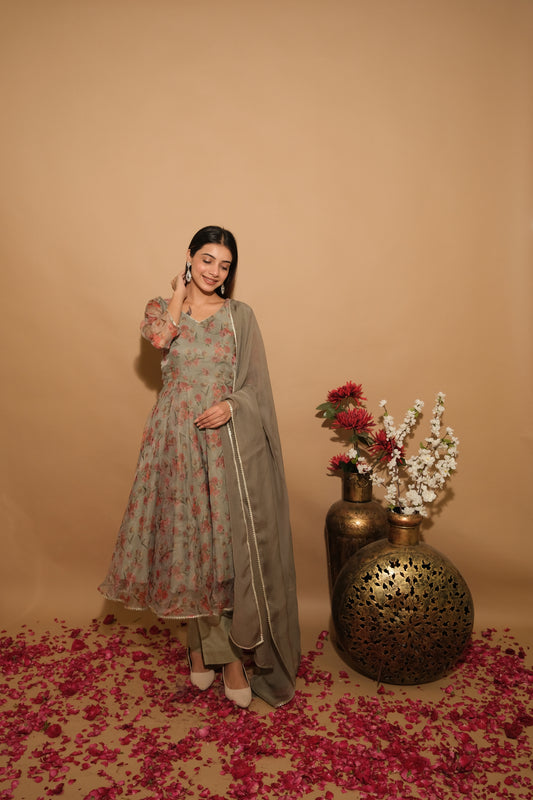 Arajkaro Zunaira Suit Set
