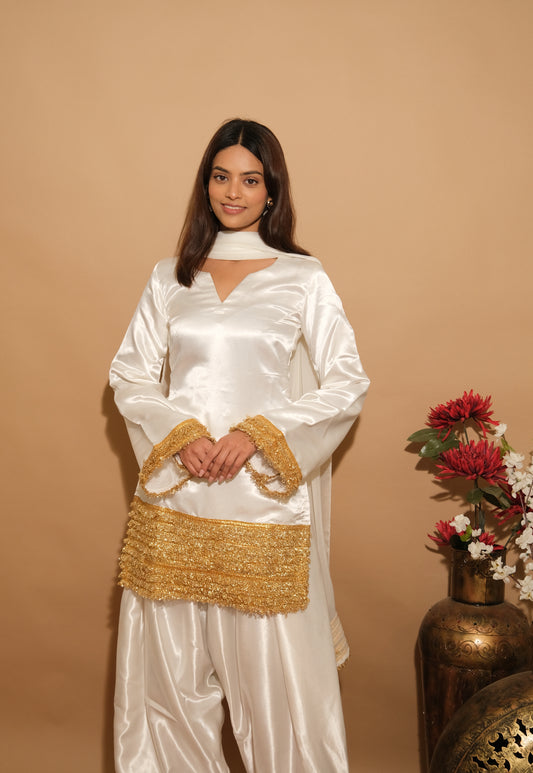 Arajkaro Veloriya Farsi Salwar Set