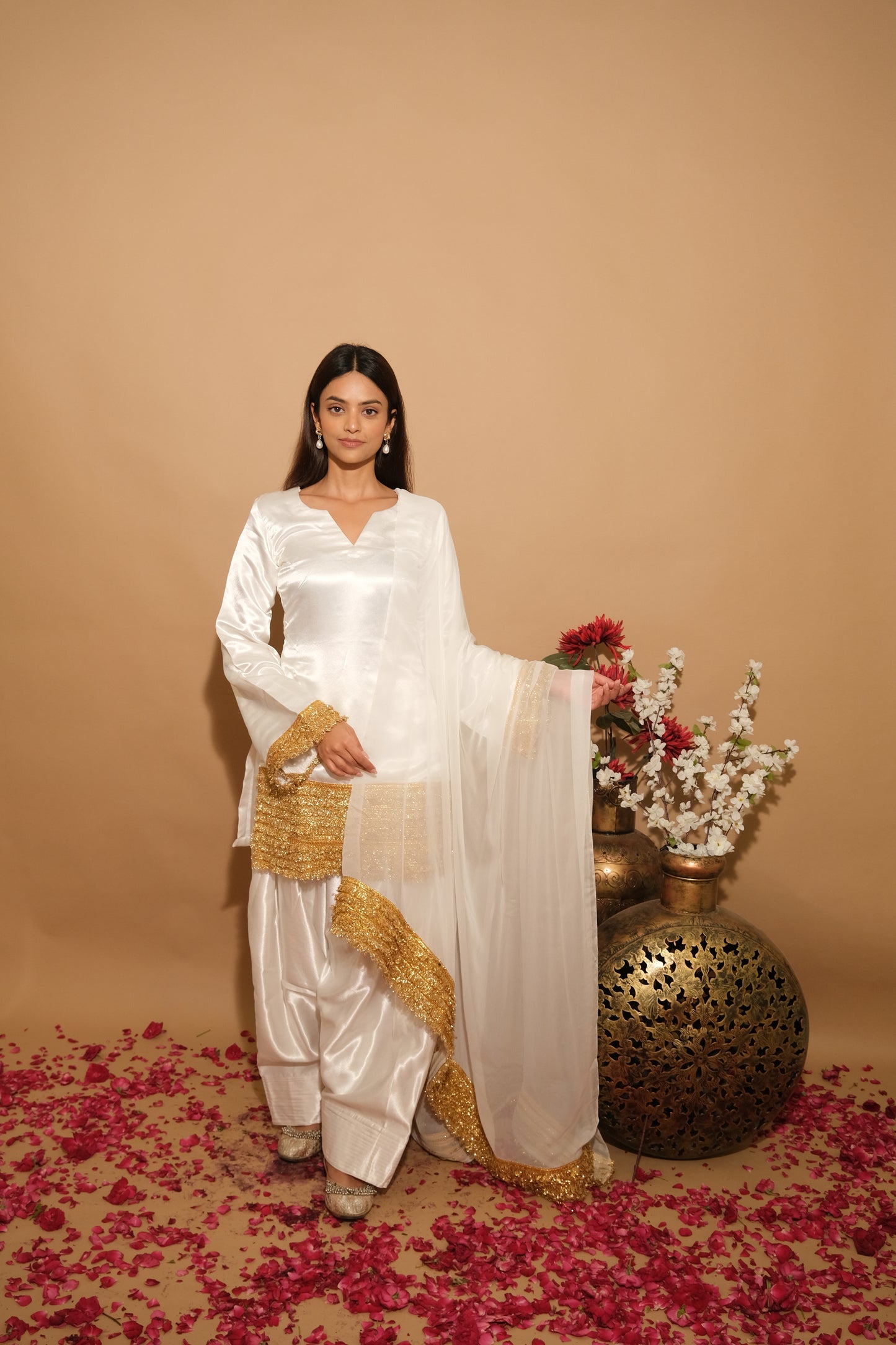 Arajkaro Veloriya Farsi Salwar Set